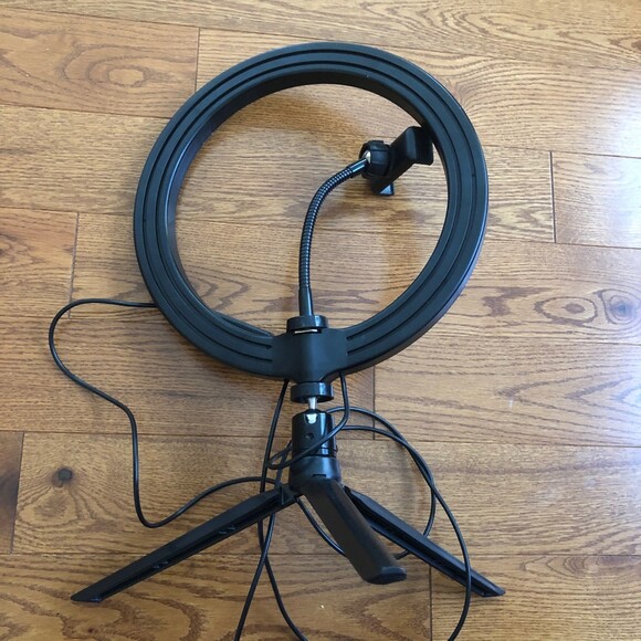 Led Ring Light with stand - Picture 2 of 3
